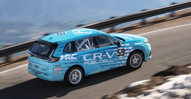 Honda CR-V e:FCEV Race to the Clouds
