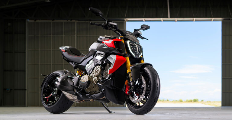New Ducati Diavel V4 RS
