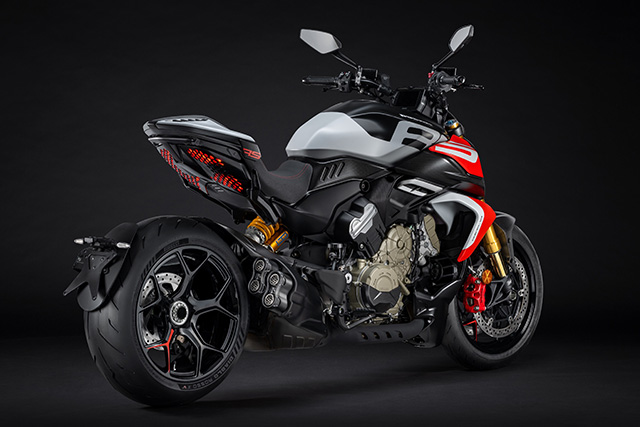 Ducati Diavel V4