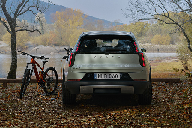 Volvo EX60 Cross Country