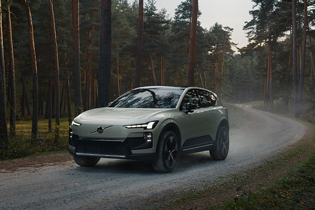 New Volvo EX60 Cross Country