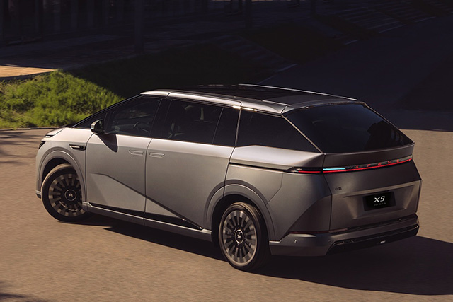 Xpeng X9 EV