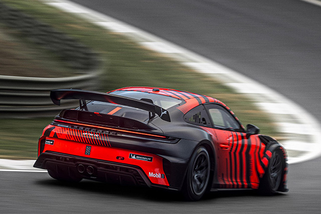 Porsche 911 GT4 R Racing